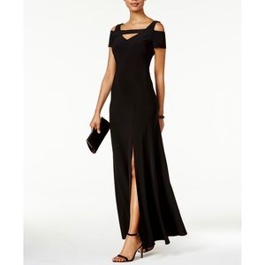 Cold-shoulder key hole gown